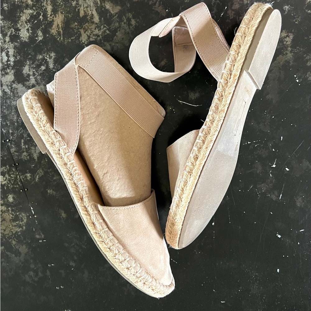 MADDEN GIRL “MOMENT” CREAM/TAN SUEDE FLAT ESPADRILLES SANDALS 9 SIZE